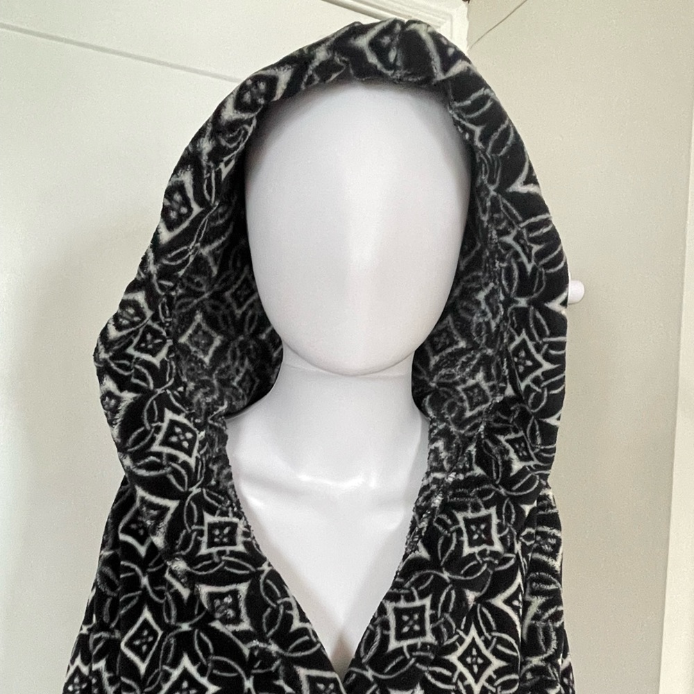Vera Bradley Fleece Short/Mid-Length Robe - Picture 3 of 8